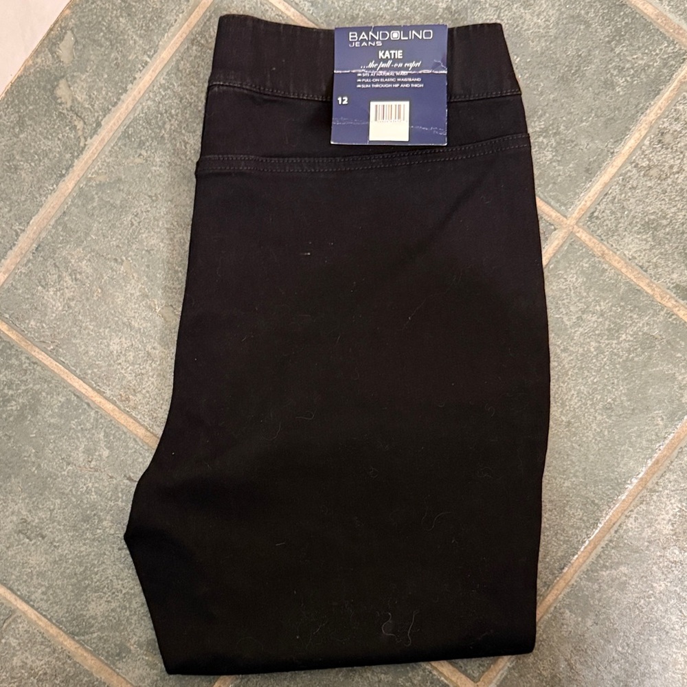 Bandolino Women’s Katie Pull On Capri -Size 12 Black